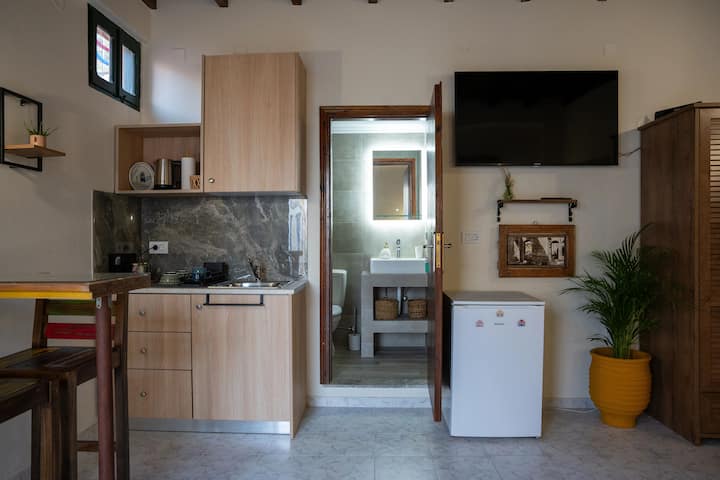 Vavana Studios - Liako - Symi