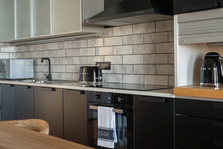 Sea Breeze at the Majestic gallery image 4