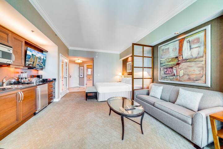 Jet ADJ Studio Balcony Signature Condo Hotel gallery image 4