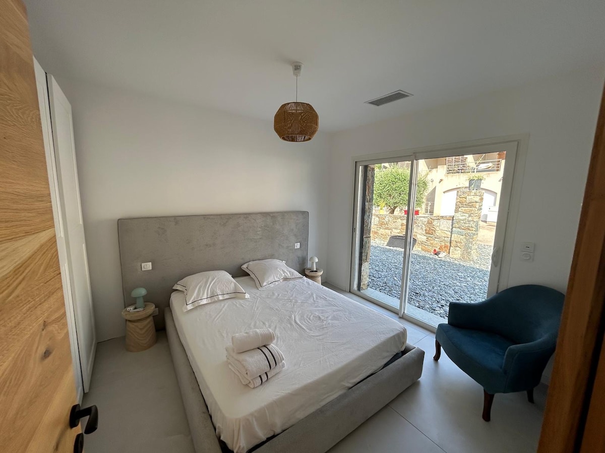 Villa Pins — view 5