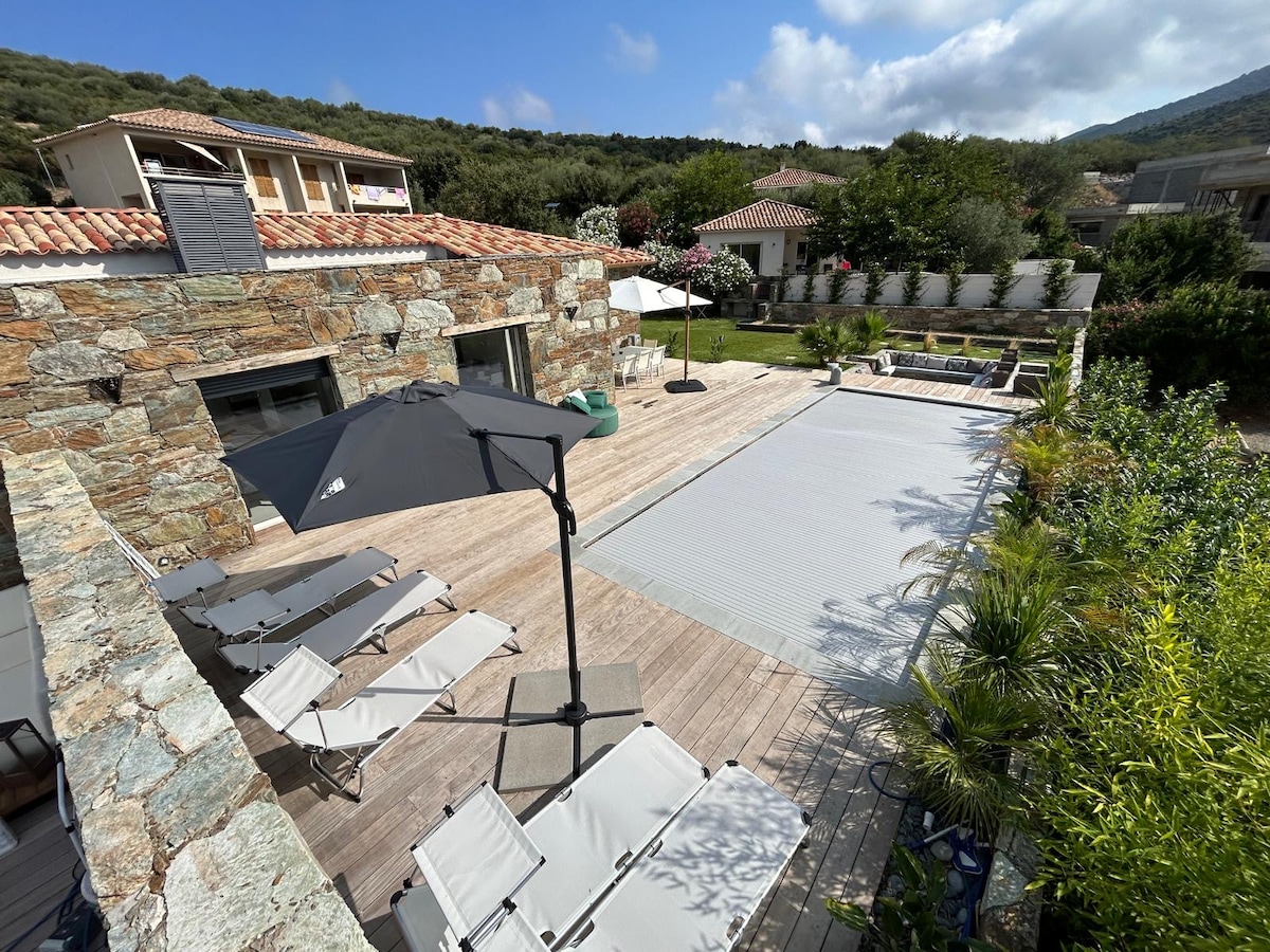 Villa Pins — view 2