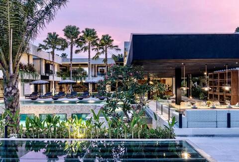 The Vhouse - luxury 13bdr Villa