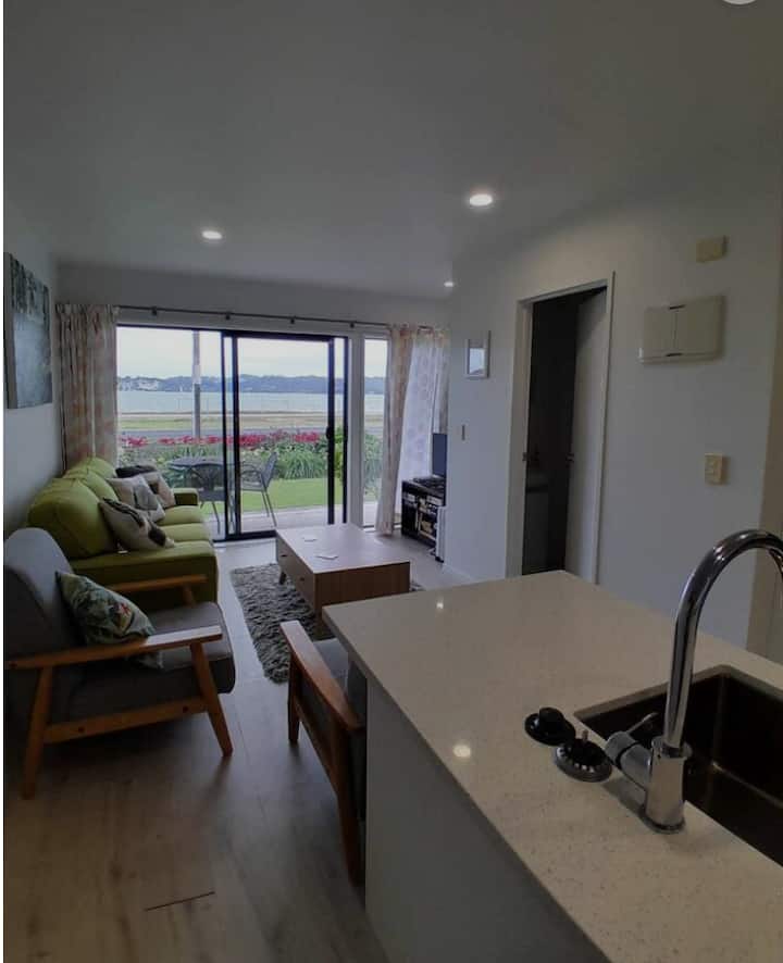 Apartment On Brophy’s Beachfront - Whitianga