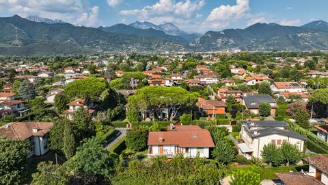Quiet Villa, exclusive Garden in Forte dei Marmi