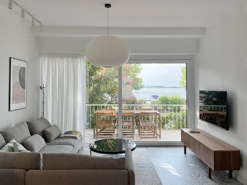 Apartment with lagoon view