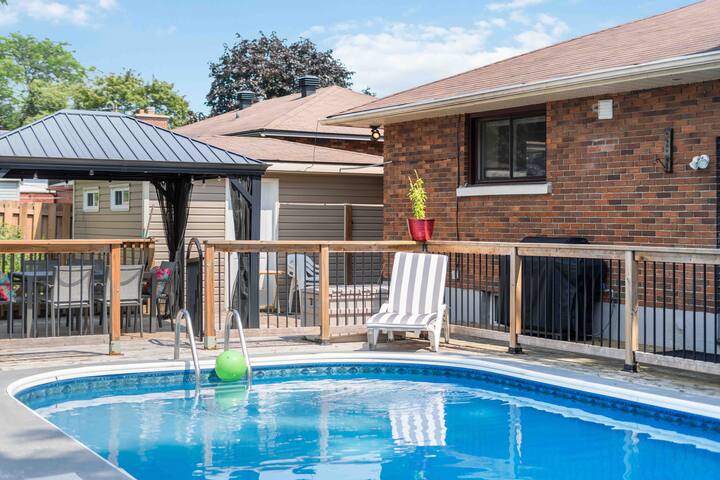 Artistic & Trendy 4 Bed w/ Heated Inground POOL gallery image 4