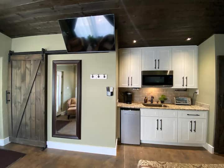 Hidden Retreat - Oak Ridge, TN