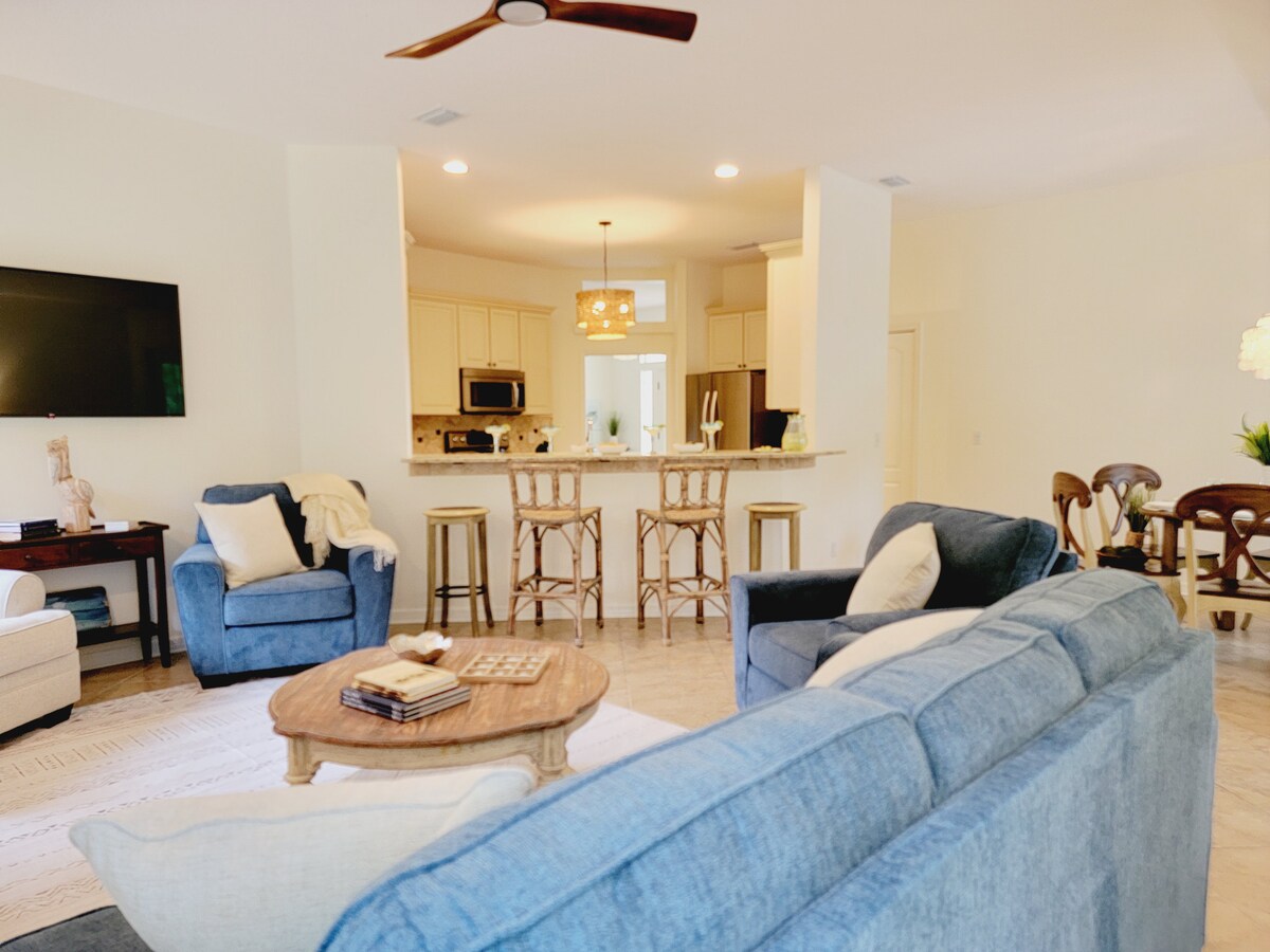PeacefulSunshine House, Heated Pool, Walk to Beach photo 5
