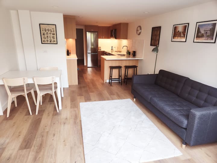2 Bedroom Garden Suite - Main St - Vancouver