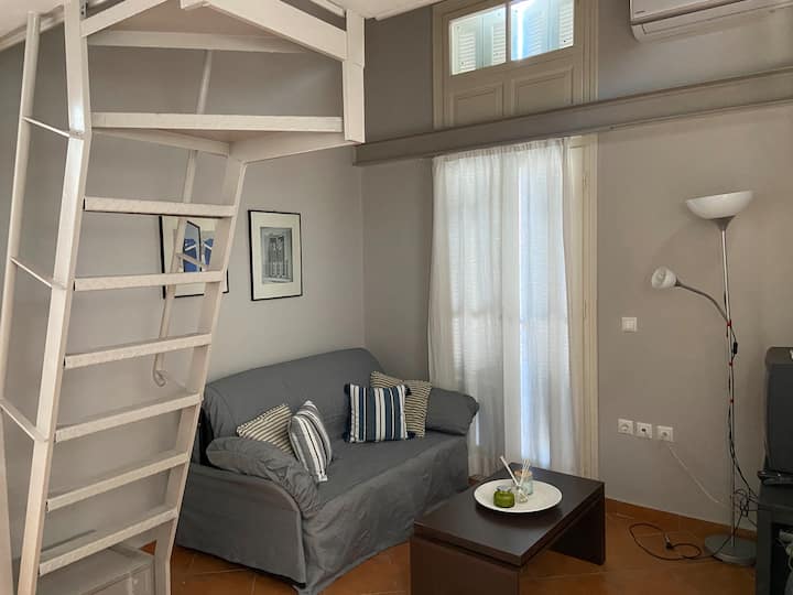 Home Again Byzantine Square Loft - Kalamata