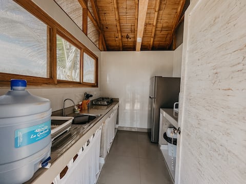 Top performing Airbnb: Beachfront oceanfront in Máncora