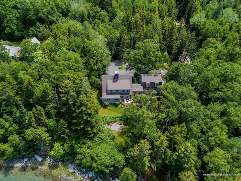 Puffin Rock-Private Ocean Beach in Brooklin, Maine
