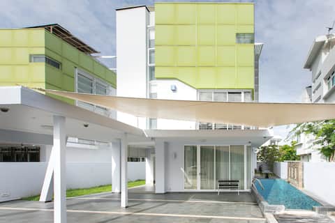 GeorgeTown 6BR 25Pax Swimming Pool Bungalow w/ BBQ