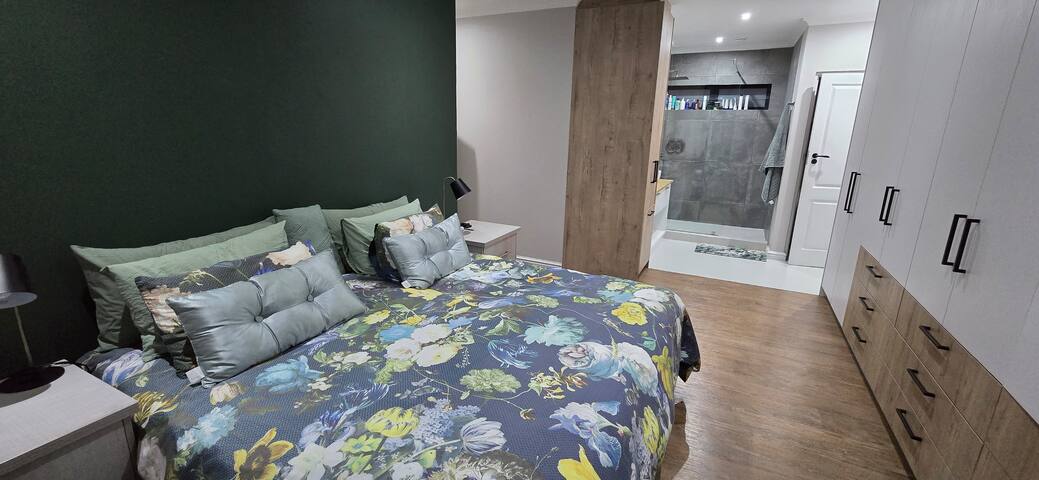 Vineyard View- 6 Sleeper (No Load Shedding) gallery image 2