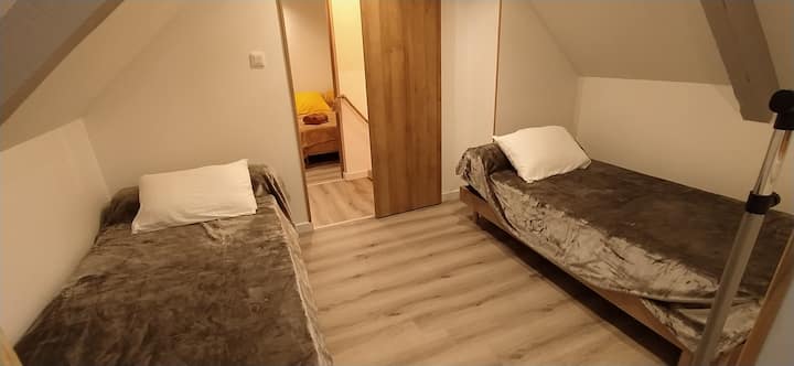 2 krevate me gjerësi 90 cm