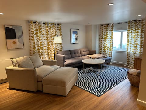 Top performing Airbnb: Remodeled studio by The Presidio in Lower Pacific Heights