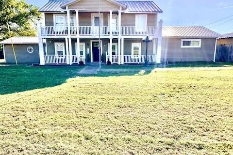 Eve’s Landing 6-Bed Oasis with Media & Game Room