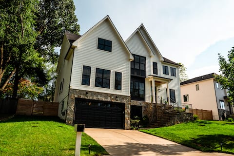 Modern 6 Bd DC/NOVA Dream Home!+gym+theater+playrm