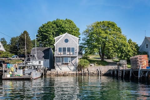 Sloop Days Oceanfront Retreat