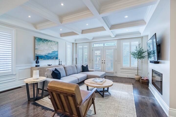 Exec 3+1 bed. Long Branch living by the Lake!