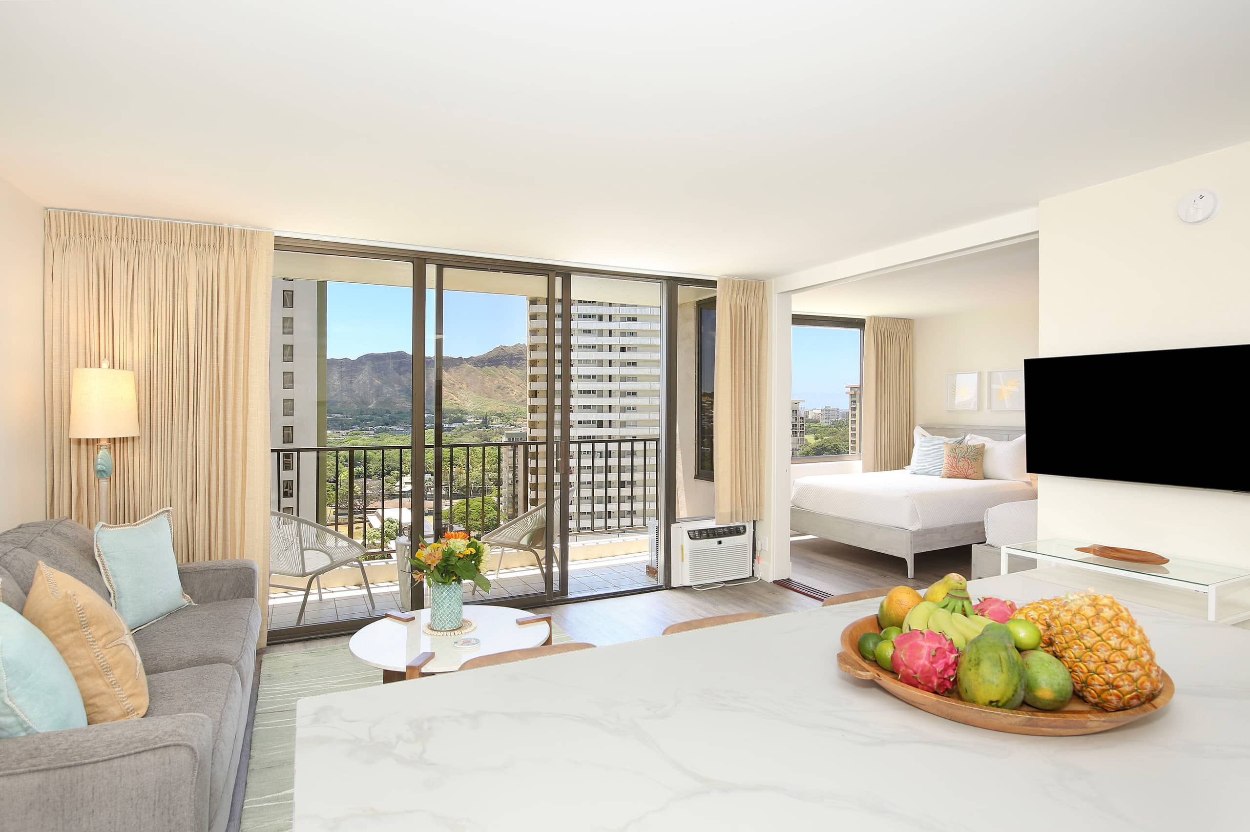Condo in Honolulu · ★4.81 · 1 bedroom · 3 beds · 1 bath - Image 2