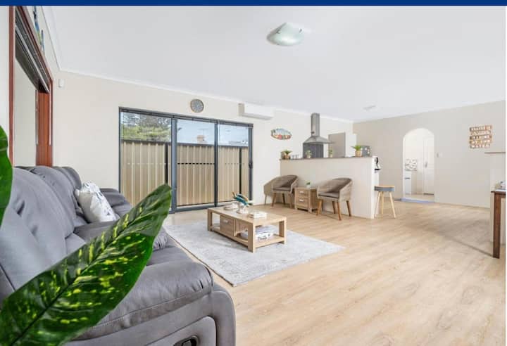 Spacious 4 Br Home Near Beach, Foreshore, City - Geraldton