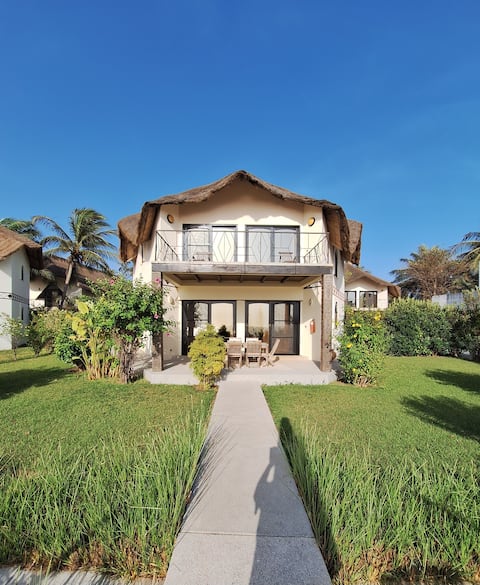 3 bedroom villa, 1st row from the sea