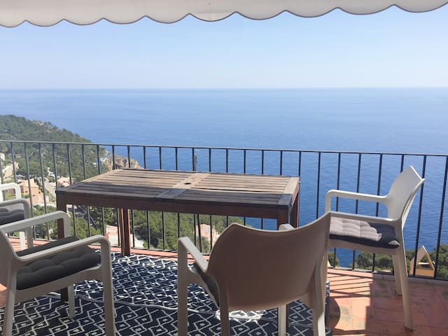 Excellent Seaview holidayhome Begur