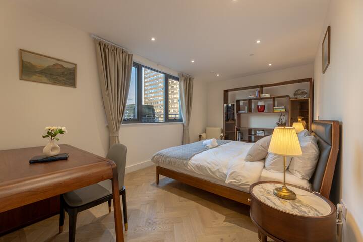 Luxurious 3BED Penthouse in Man gallery image 4