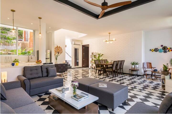 Living room image 8