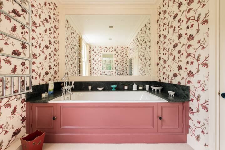 Battersea Park 3 Bedroom Residence gallery image 5