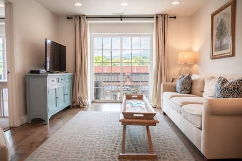 Top Airbnb: Suites By Madison #1 Balcony in Bryson City