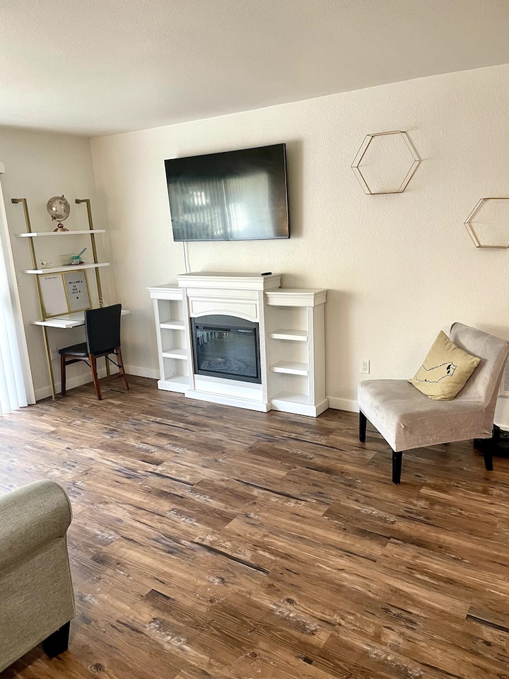 Oceanside Cozy B - 2 Miles From Beaches - Oceanside, CA