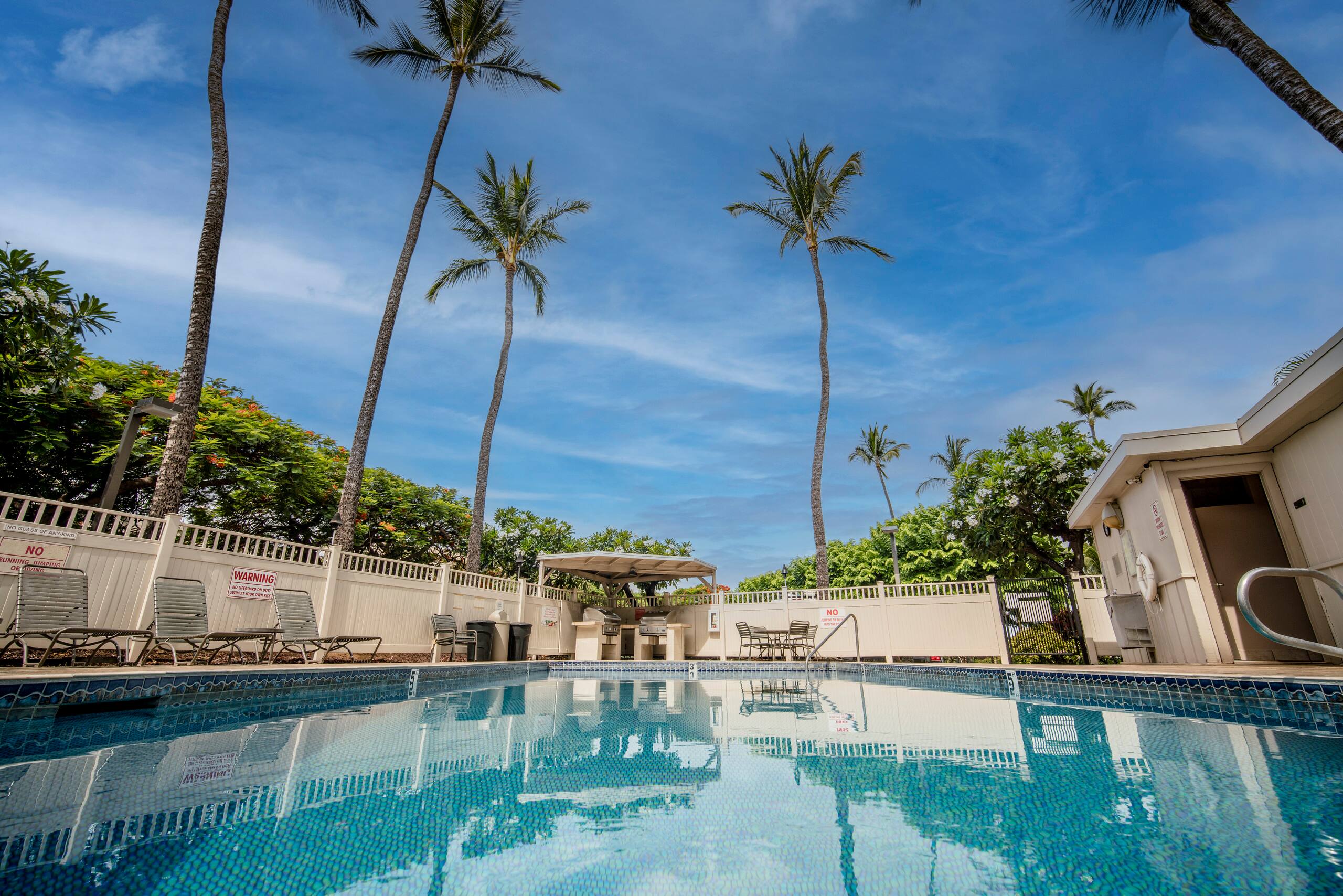 Locally owned, 1 BR w/ AC. Walk to the beach! - Image 25