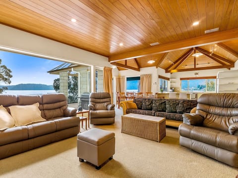 Successful Airbnb property: Lake House Rotoiti in Rotorua District North