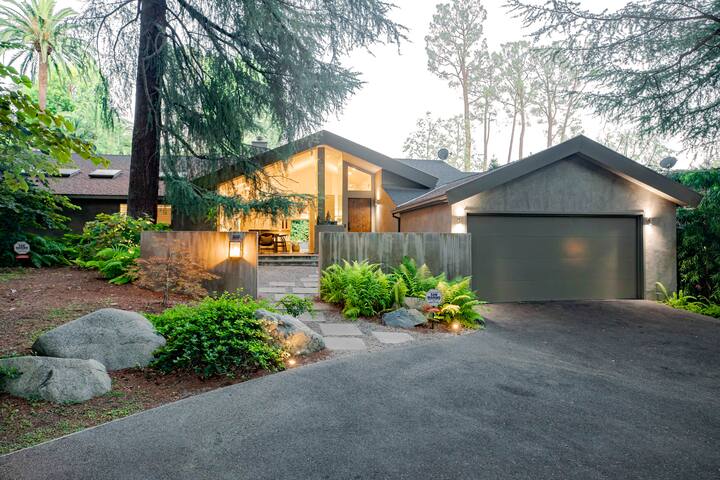 Stunning Mid-Century in LaCanada gallery image 2