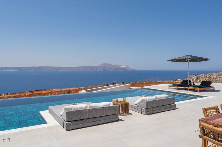 Astelia Villa gallery image 3