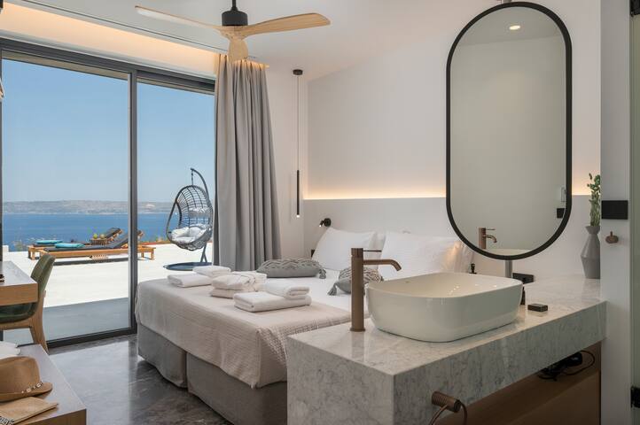 Astelia Villa gallery image 2