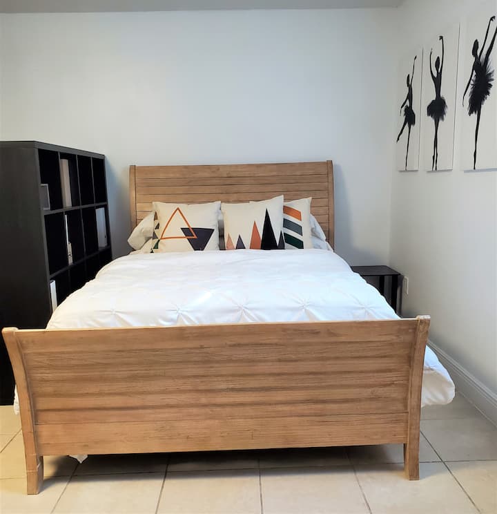 Big Private Studio W/side Door - Florida Keys, FL