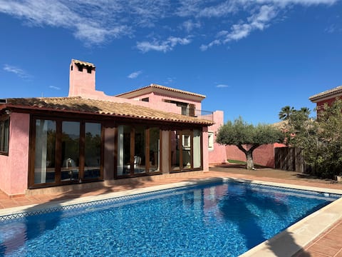 Beautiful Villa with own pool in Desert Springs