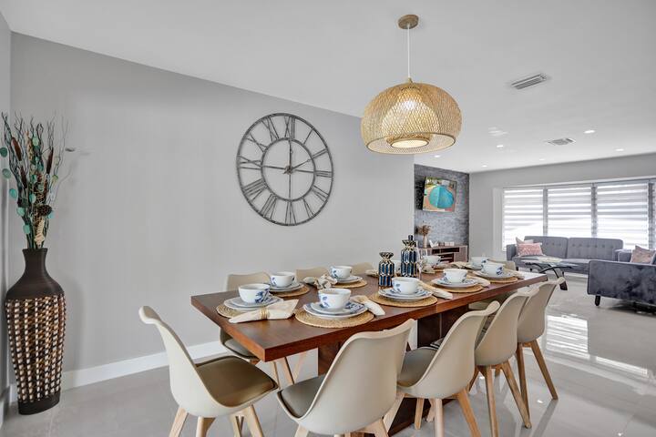 New Modern 4 BR Heated Pool -Game-Room-| Kosher gallery image 5