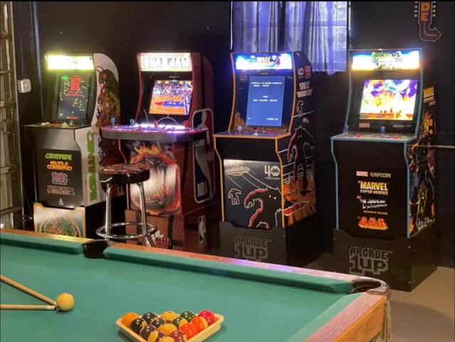 New Modern 4 BR Heated Pool -Game-Room-| Kosher gallery image 4