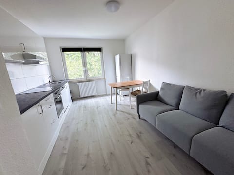 Top Airbnb: City Apt. -WIFI -Kitchen -4K TV in Frohnhausen