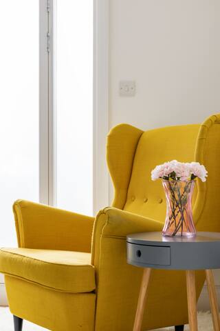 PickThePlace Kensington Lux Apartments IV gallery image 2