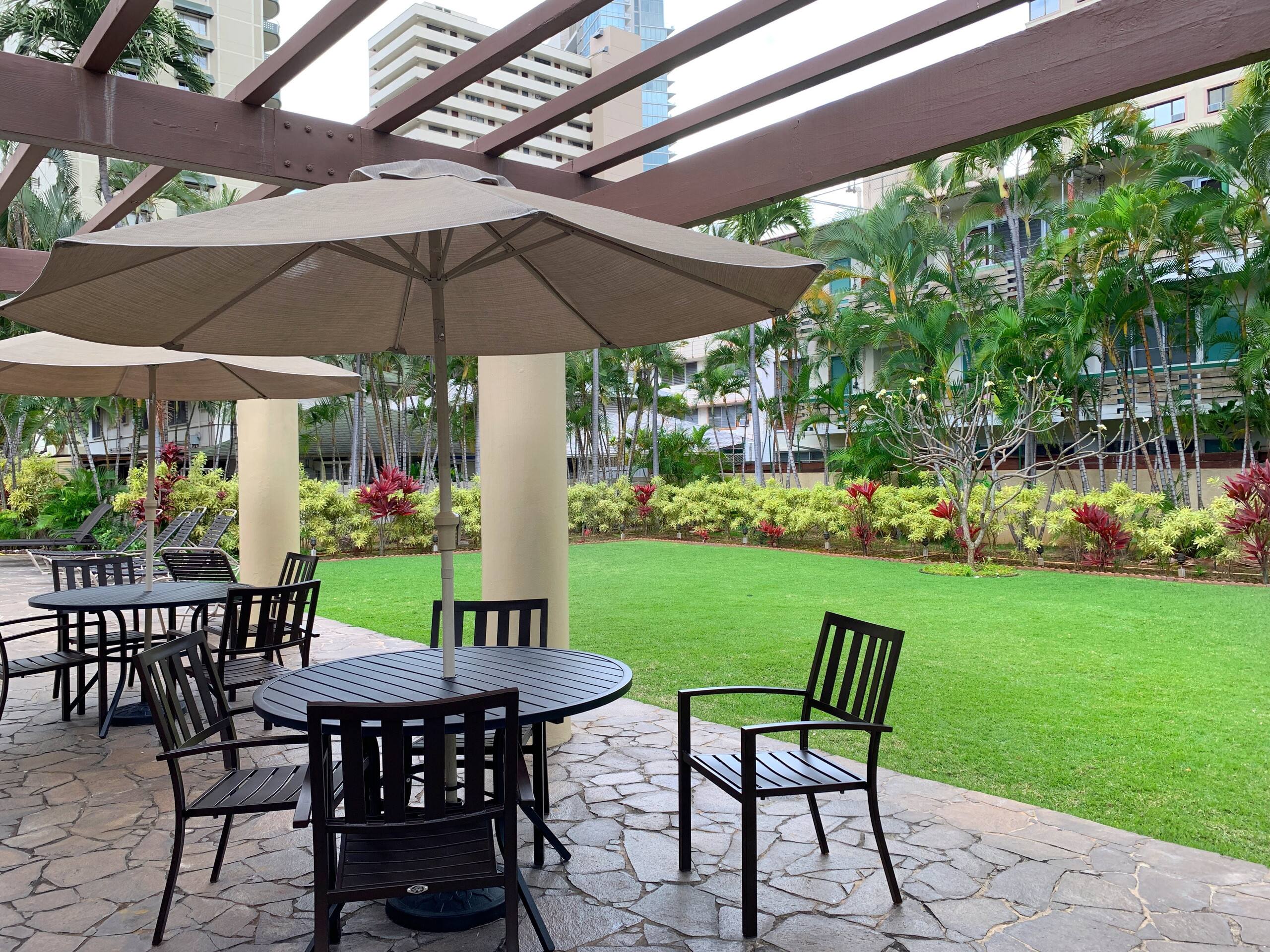Spacious Waikiki Studio on 20th floor! - Image 10