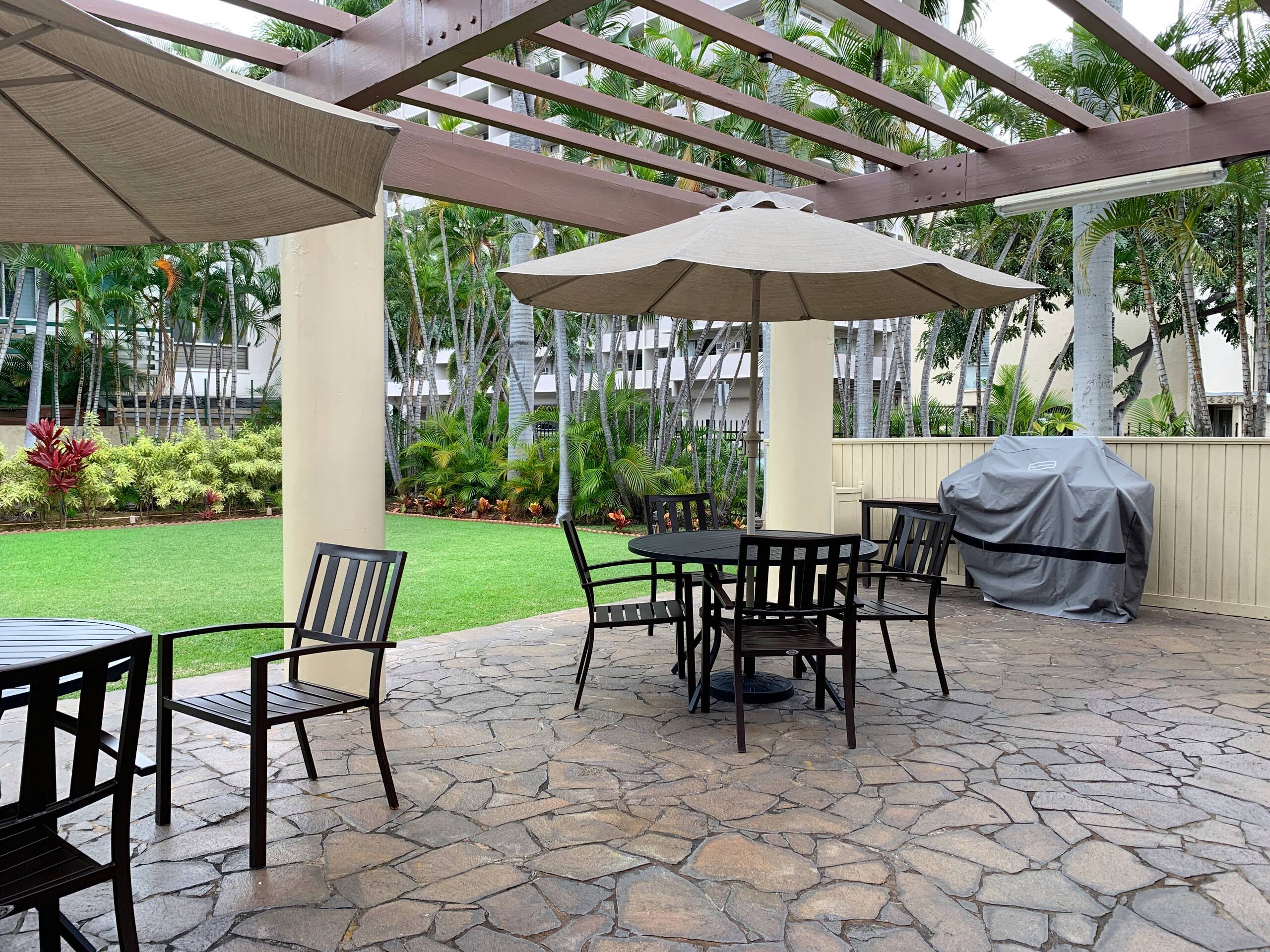 Spacious Waikiki Studio on 20th floor! - Image 11