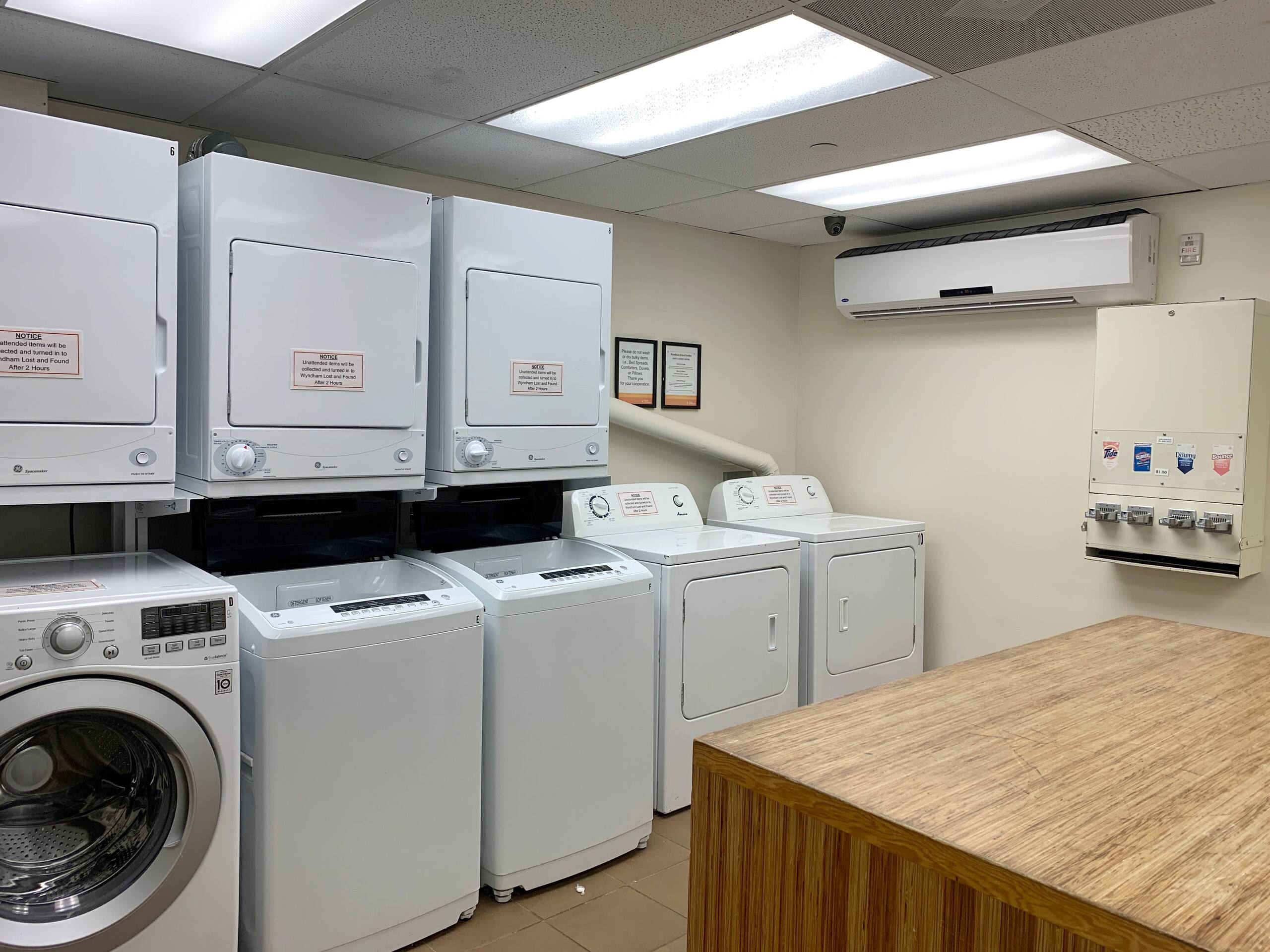 Spacious Waikiki Studio on 20th floor! - Image 3