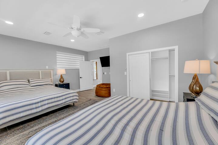 Intracoastal Luxe Retreat • 70’ Dock + Heated Pool gallery image 4