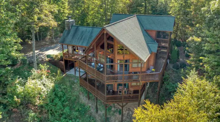 Copper Ridge | Hot Tub  Game Room  Mtn Views - Blue Ridge, GA