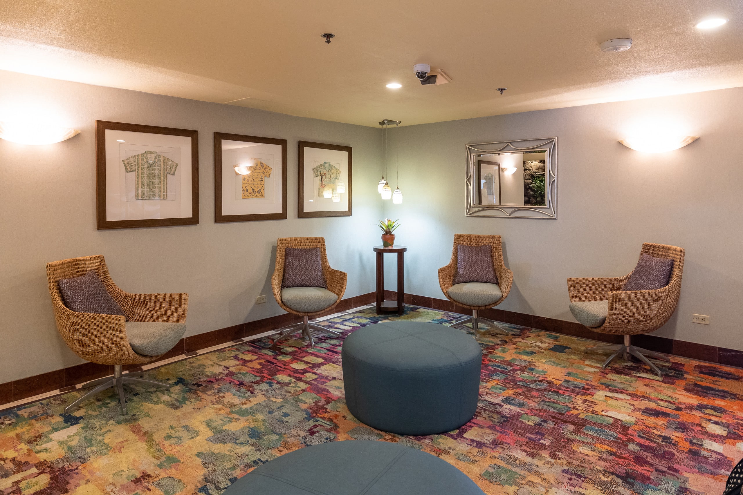 Condo in Honolulu · ★4.63 · Studio · 1 bed · 1 private bath - Image 20